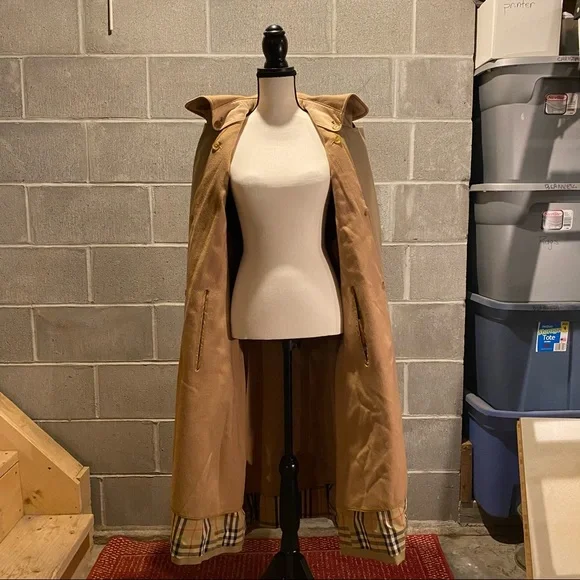 Burberry Tan Trench Coat - Picture 5 of 16